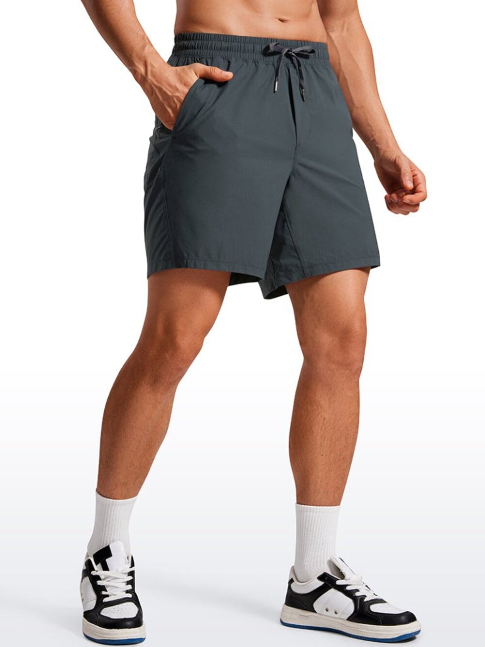 Lightweight Athletic Pocketed Shorts 7''- Linerless